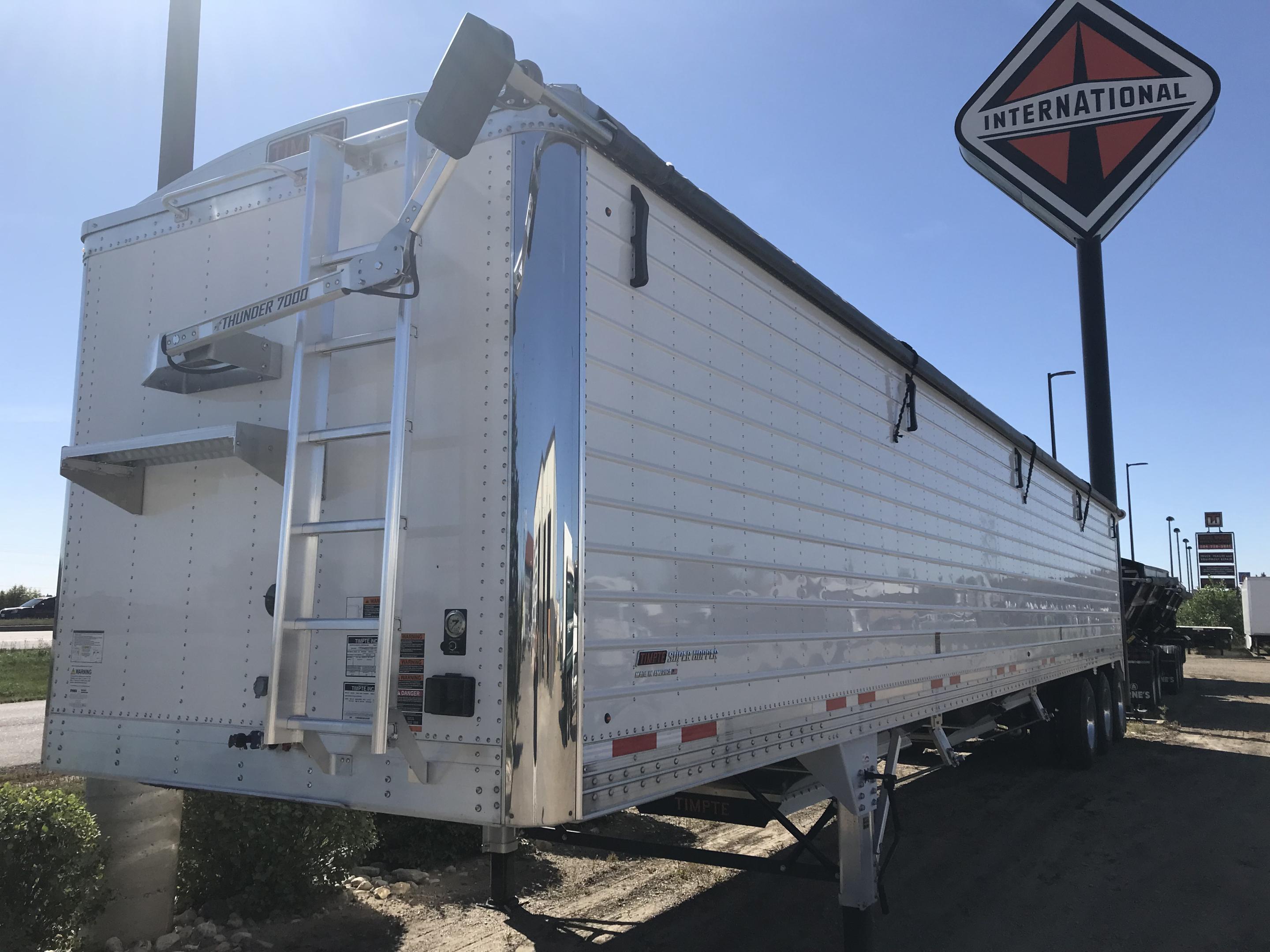 2025 Timpte Super Hopper Tri-Axle