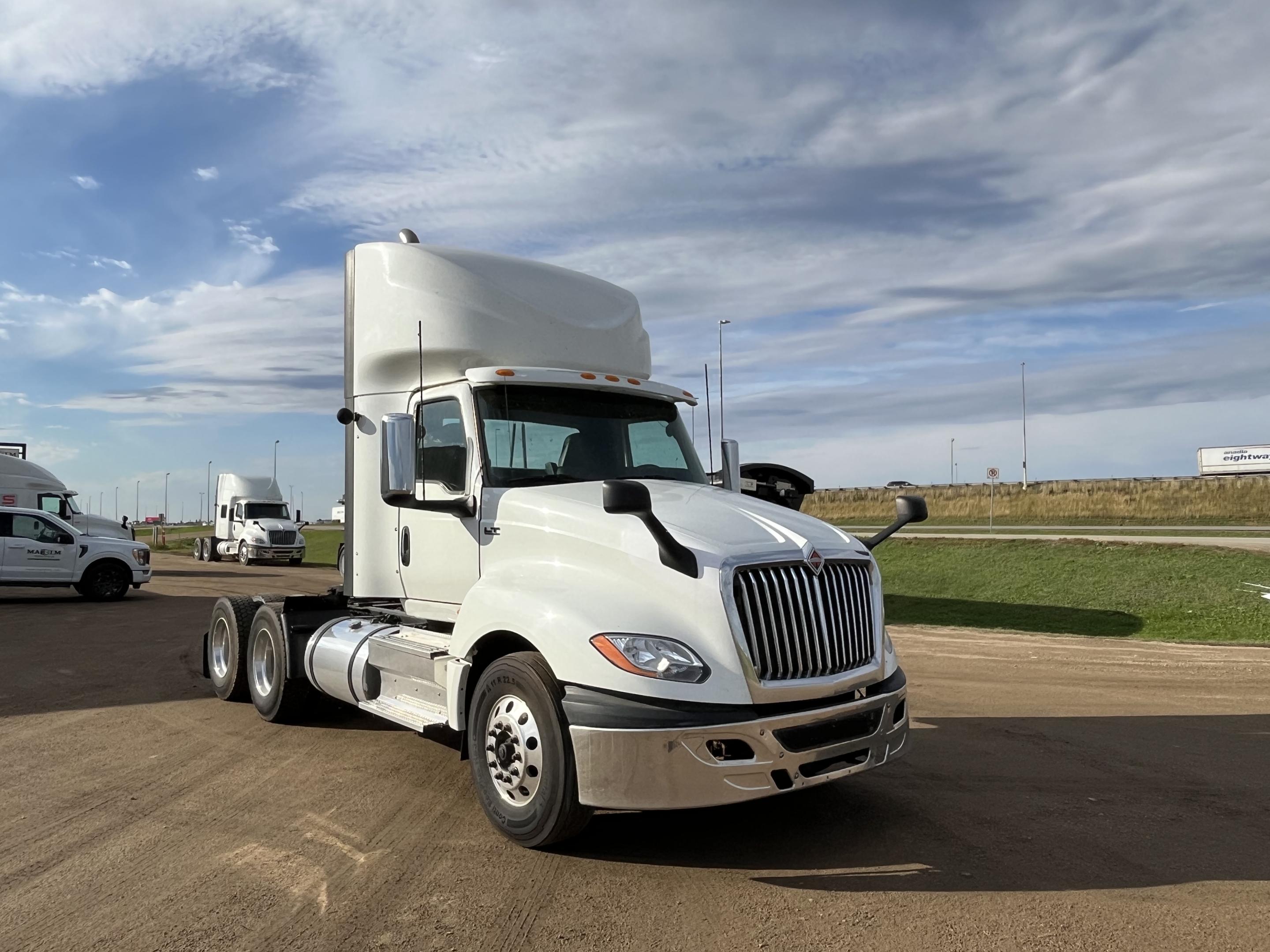 2018 International LT625 Daycab